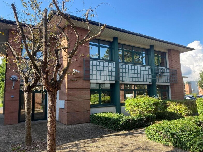 Office in Évry-Courcouronnes to rent - Building Photo - Image 1 of 6