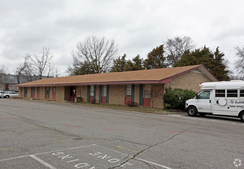 5400 Knight Arnold Rd, Memphis, TN for rent - Primary Photo - Image 1 of 2