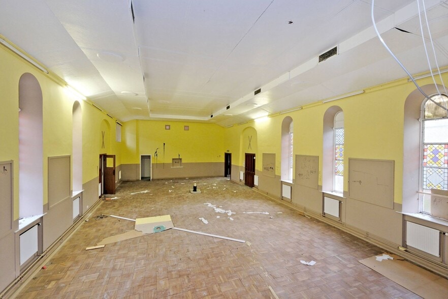 30 Byron Crescent, Aberdeen for sale - Interior Photo - Image 2 of 3