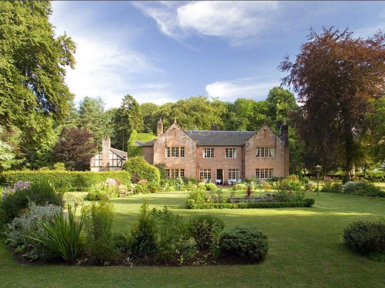 Closeburn, Closeburn for sale Primary Photo- Image 1 of 1