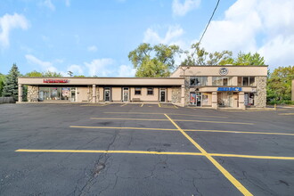 2357 Plainfield Rd, Crest Hill, IL for rent Building Photo- Image 2 of 22