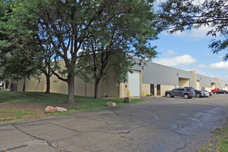 More details for 395-447 Elmwood Dr, Troy, MI - Industrial for Rent