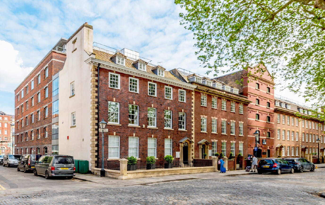 10 Queen Sq, Bristol to rent Building Photo- Image 1 of 5