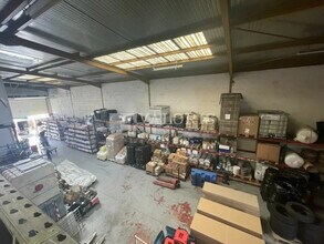 Light Industrial in Vénissieux to rent Interior Photo- Image 1 of 11