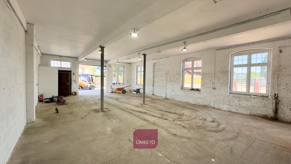 92 Meadow Road, Nottingham to rent - Building Photo - Image 2 of 3