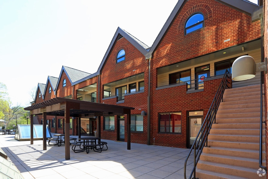 4400 MacArthur Blvd NW, Washington, DC for sale - Building Photo - Image 3 of 16