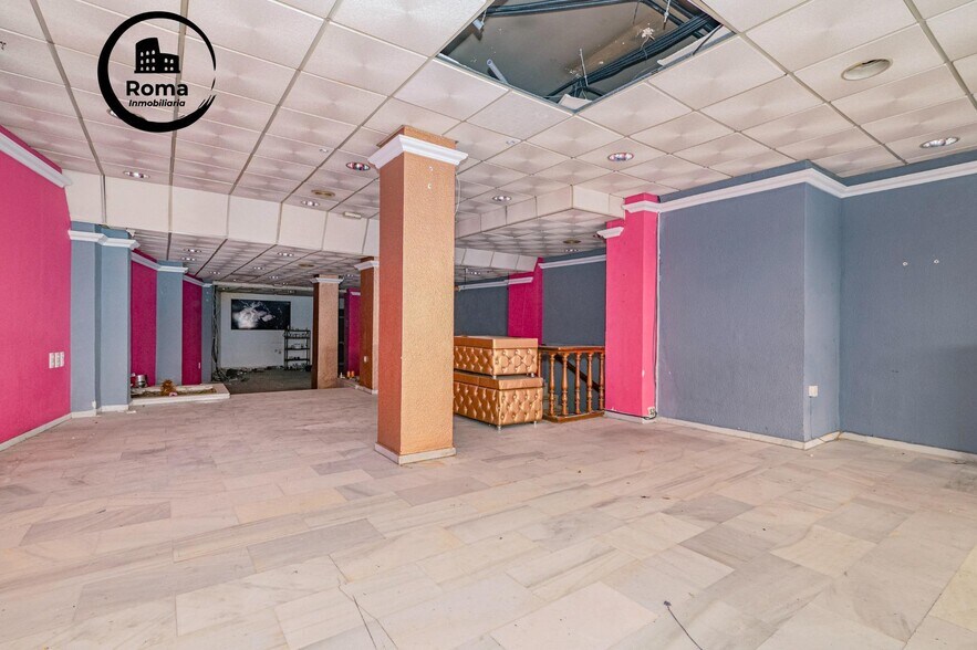 Retail in Granada for sale - Building Photo - Image 3 of 28