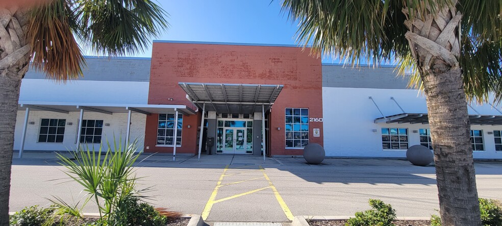 2160 Colonial Blvd, Fort Myers, FL for sale - Building Photo - Image 2 of 15