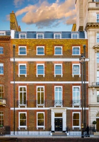 3 Cavendish Sq, London to rent - Building Photo - Image 2 of 11
