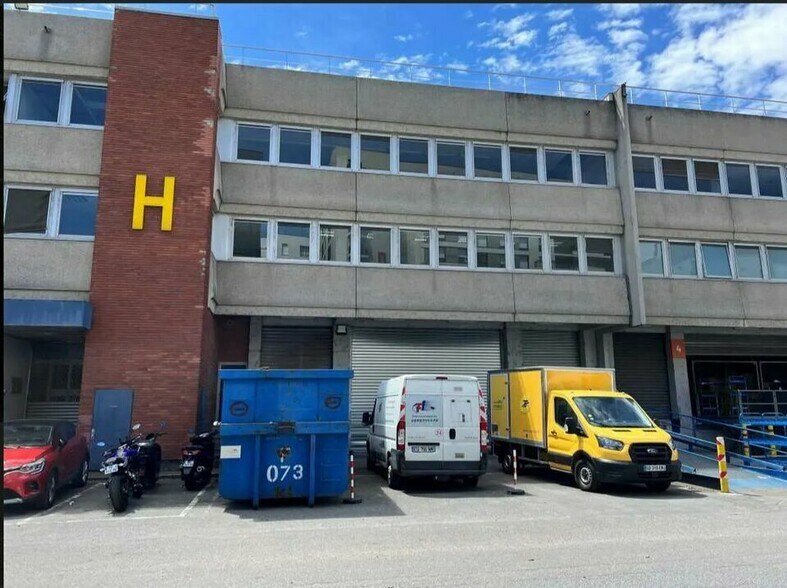 Light Industrial in Saint-Ouen-sur-Seine to rent - Building Photo - Image 2 of 3