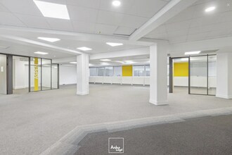 22 Quai Gallieni, Suresnes to rent Interior Photo- Image 2 of 4