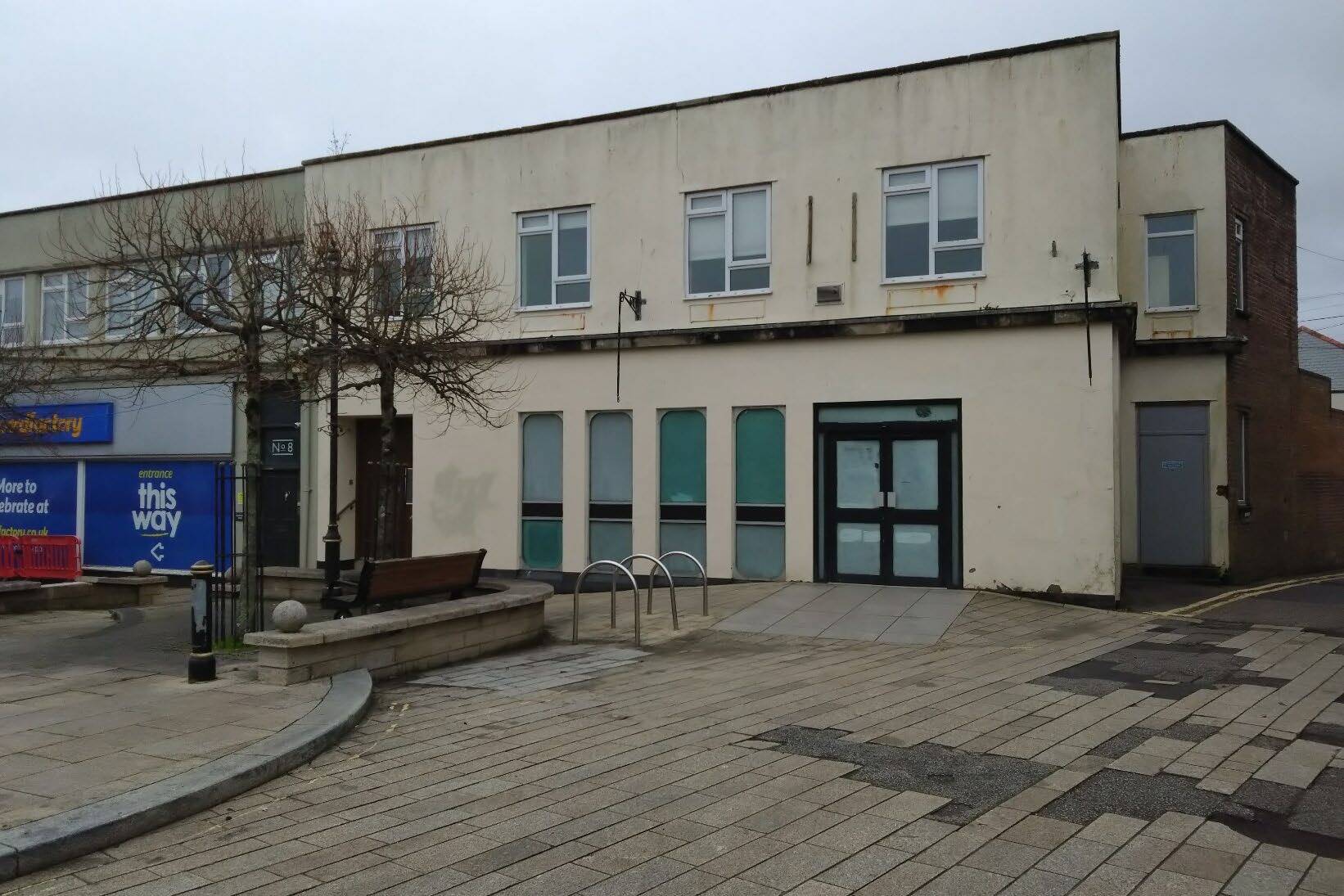 2-6 Commercial Sq, Camborne to rent Building Photo- Image 1 of 3