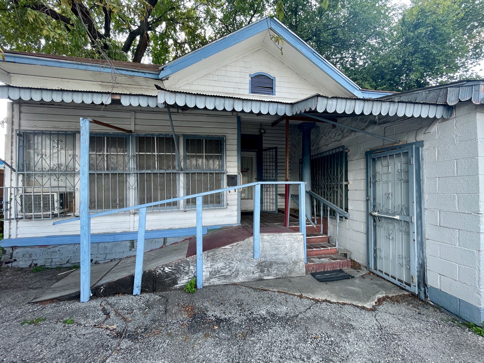 1305 S Saint Marys St, San Antonio, TX for sale Building Photo- Image 1 of 1
