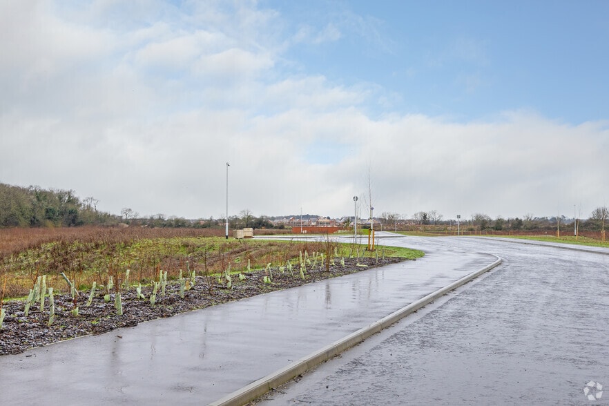 Pride Pky, Sleaford to rent - Building Photo - Image 3 of 4