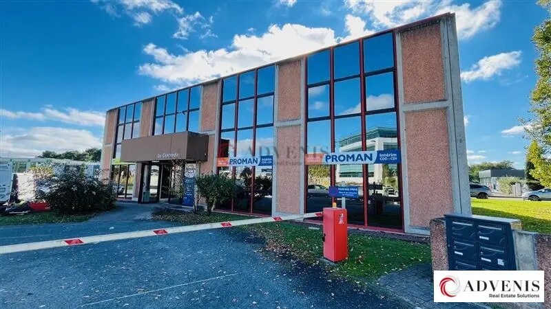 Office in Mérignac to rent Building Photo- Image 1 of 12