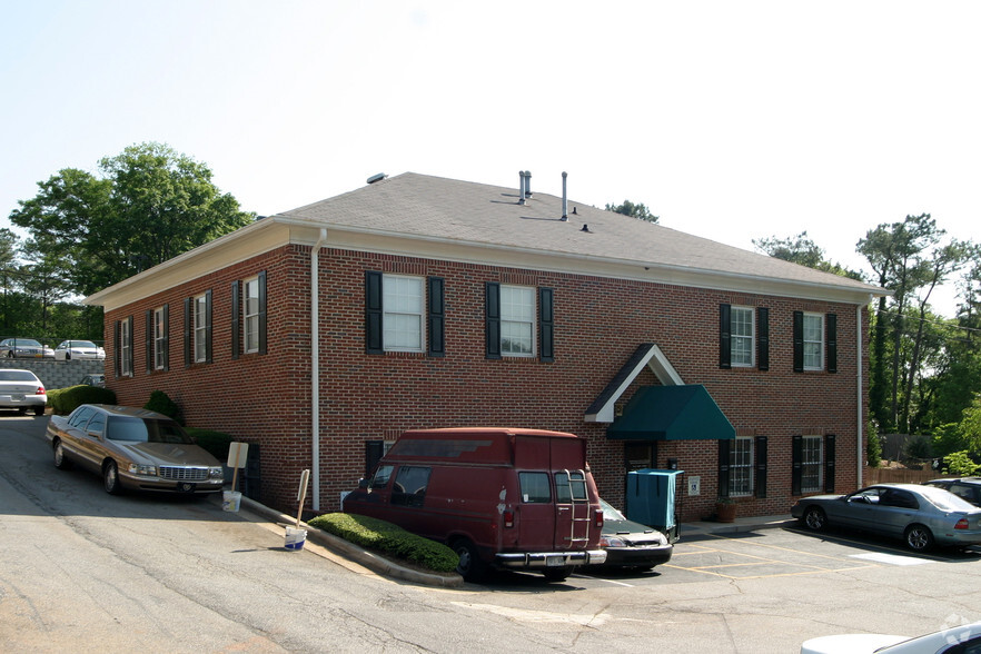 2341 Lawrenceville Hwy, Decatur, GA for rent - Building Photo - Image 2 of 4