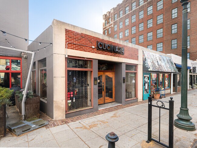 More details for 24-28 Wall St, Asheville, NC - Retail to Rent