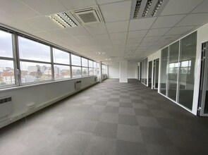 Office in Alfortville to rent Interior Photo- Image 2 of 12