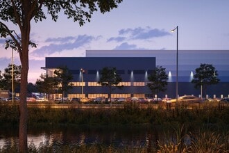 Watling St, Lutterworth to rent Building Photo- Image 1 of 2