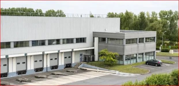Location Entrepôt 4 849 m² - Photo 1