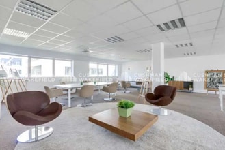 2-12 Rue du Chemin des Femmes, Massy to rent Interior Photo- Image 1 of 9