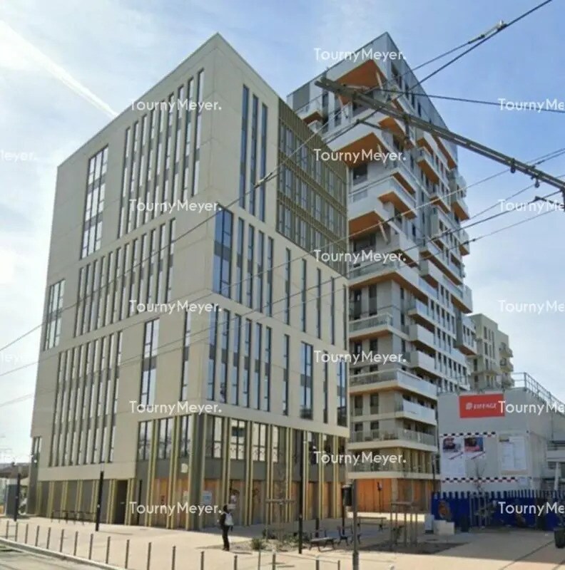 Retail in Bordeaux to rent Building Photo- Image 1 of 3