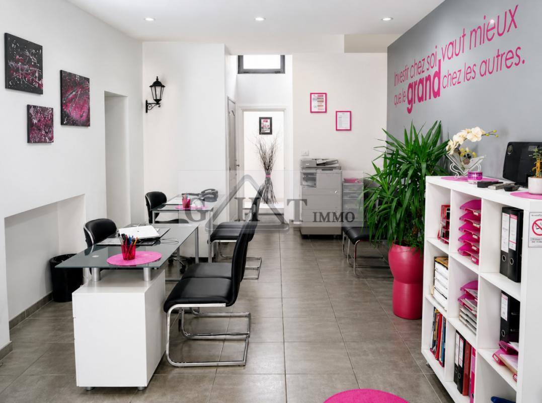 Retail in Boissy-Saint-Léger to rent Interior Photo- Image 1 of 9