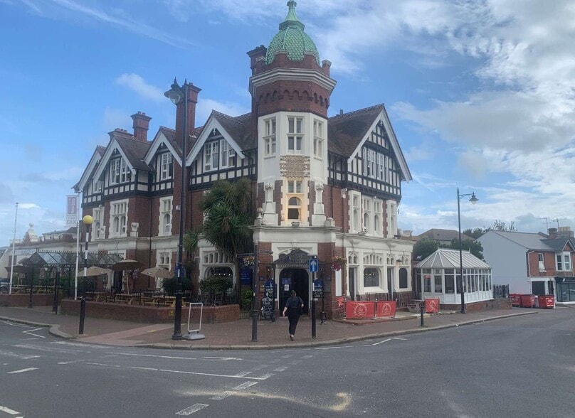 27 Railway Approach, Worthing for sale - Primary Photo - Image 1 of 1