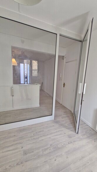 Office in Saint-Denis to rent - Building Photo - Image 2 of 4