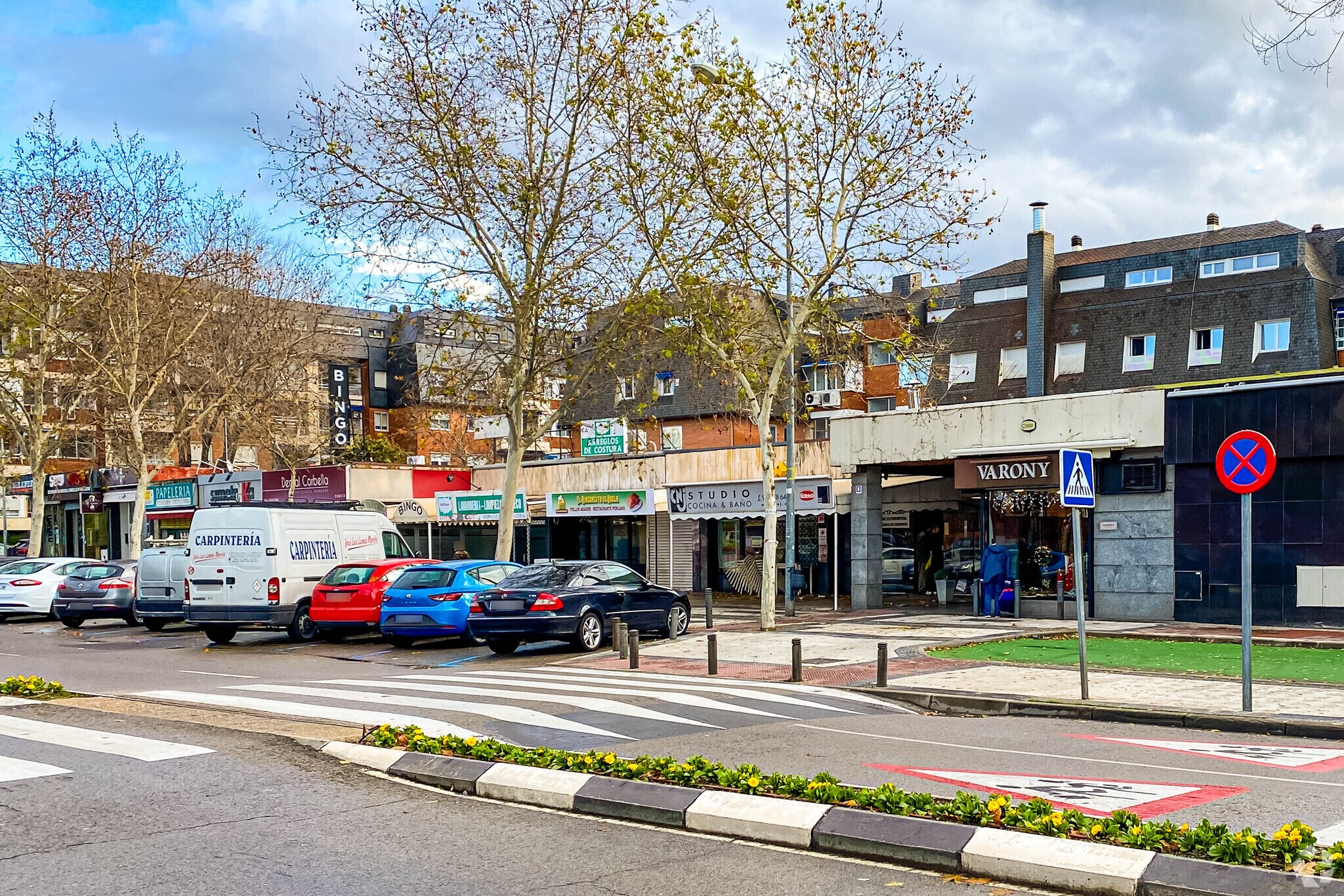 Avenida de los Reyes Católicos, 8, Majadahonda, Madrid to rent Primary Photo- Image 1 of 5
