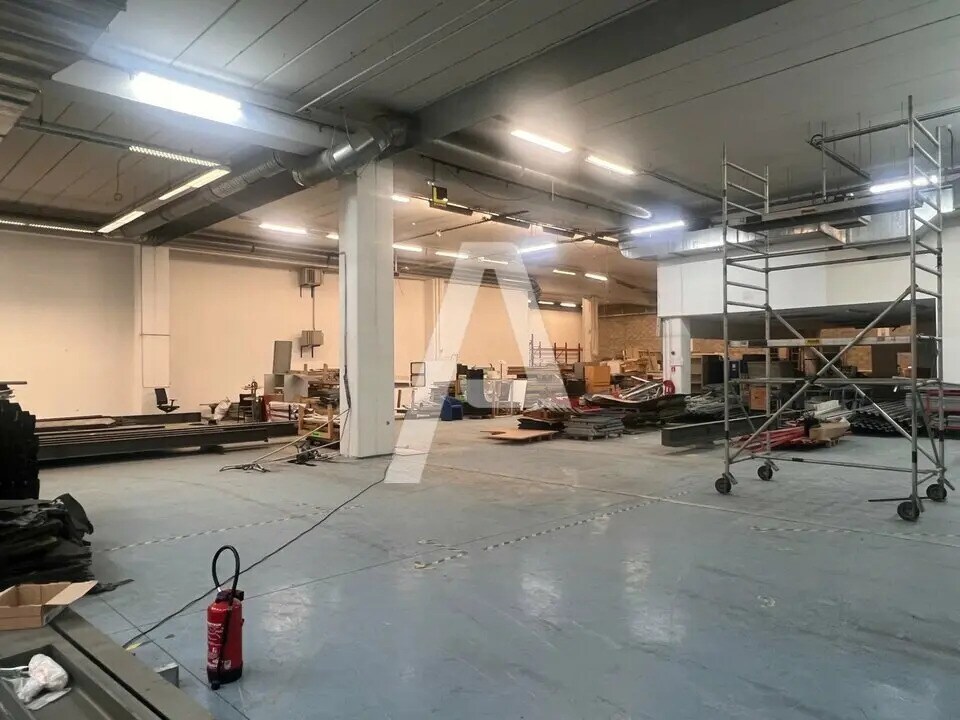 Light Industrial in Ivry-sur-Seine to rent Interior Photo- Image 1 of 5