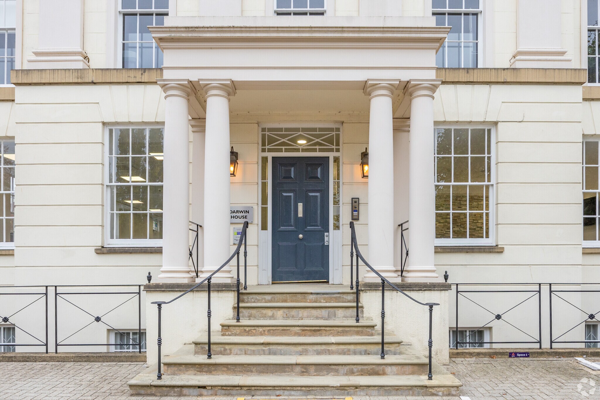 Rodney Rd, Cheltenham to rent Building Photo- Image 1 of 4