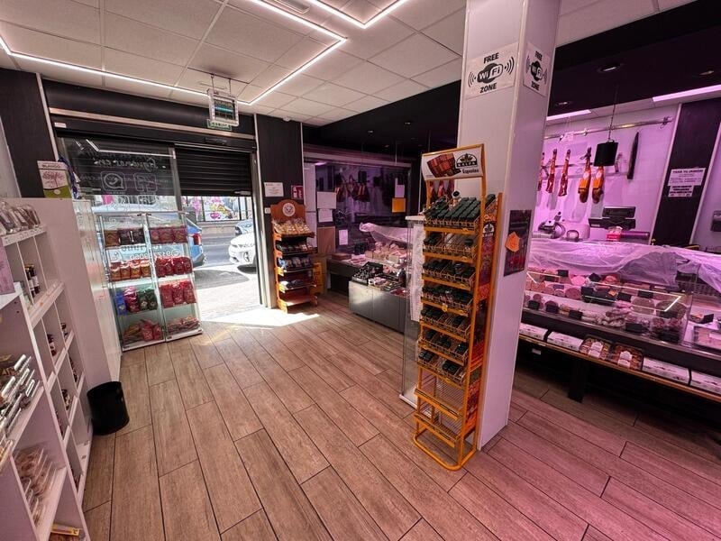 Madrid, MAD 28032 - Unit 1 - - Interior Photo - Image 2 of 8