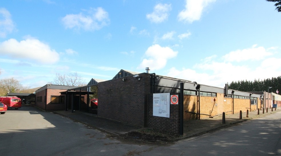 Spring Ln S, Malvern to rent - Building Photo - Image 3 of 12