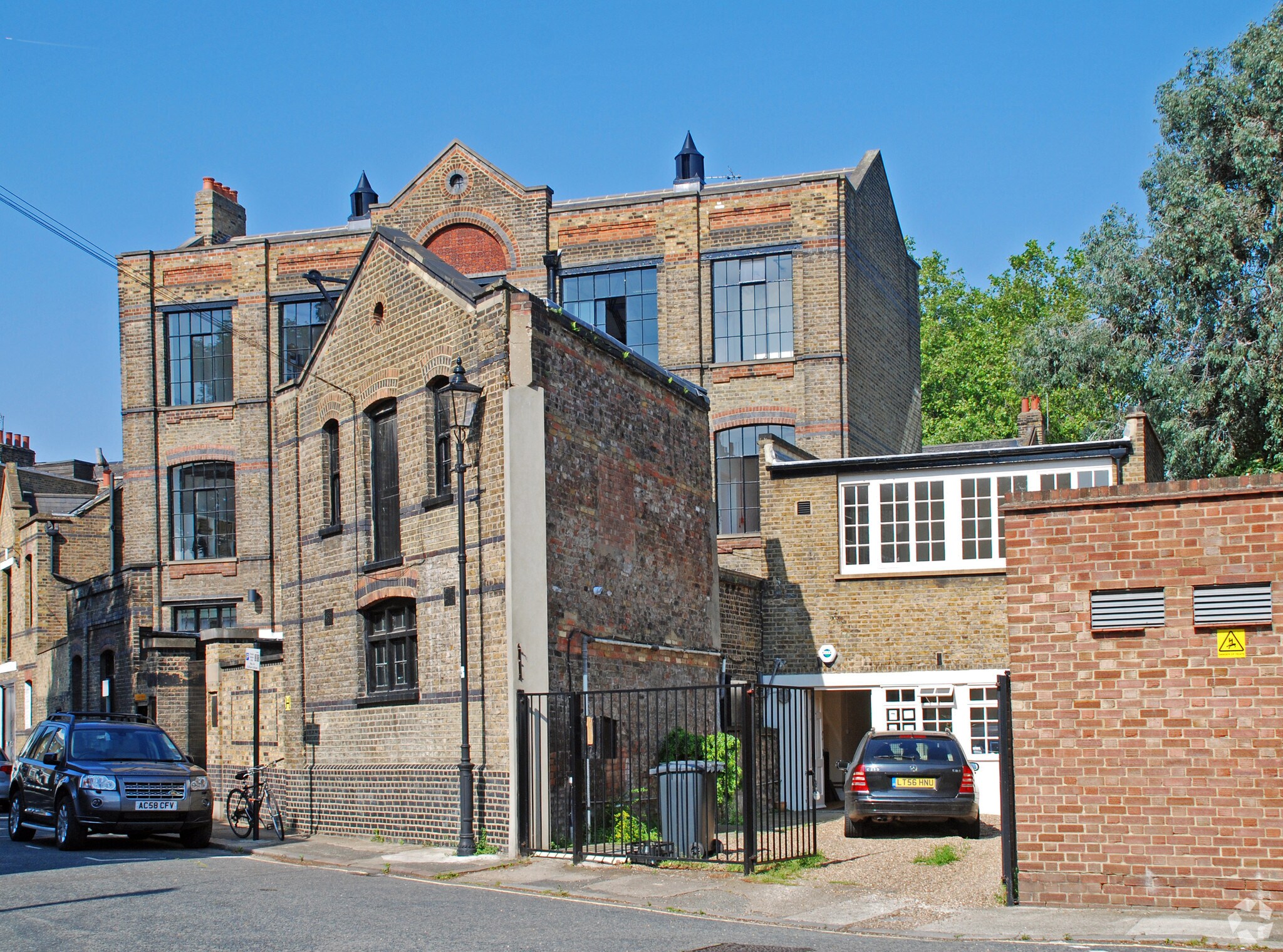 10-11 Bishops Ter, London for sale Primary Photo- Image 1 of 1