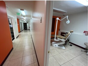 1125 E 17th St, Santa Ana, CA for rent Interior Photo- Image 2 of 18