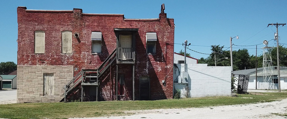 107 W Main St, Coffeen, IL for rent - Building Photo - Image 1 of 6