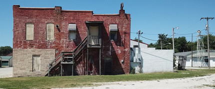 107 W Main St, Coffeen, IL for rent Building Photo- Image 1 of 7