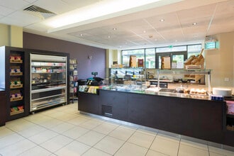 1 Seebeck Pl, Milton Keynes to rent Interior Photo- Image 1 of 7