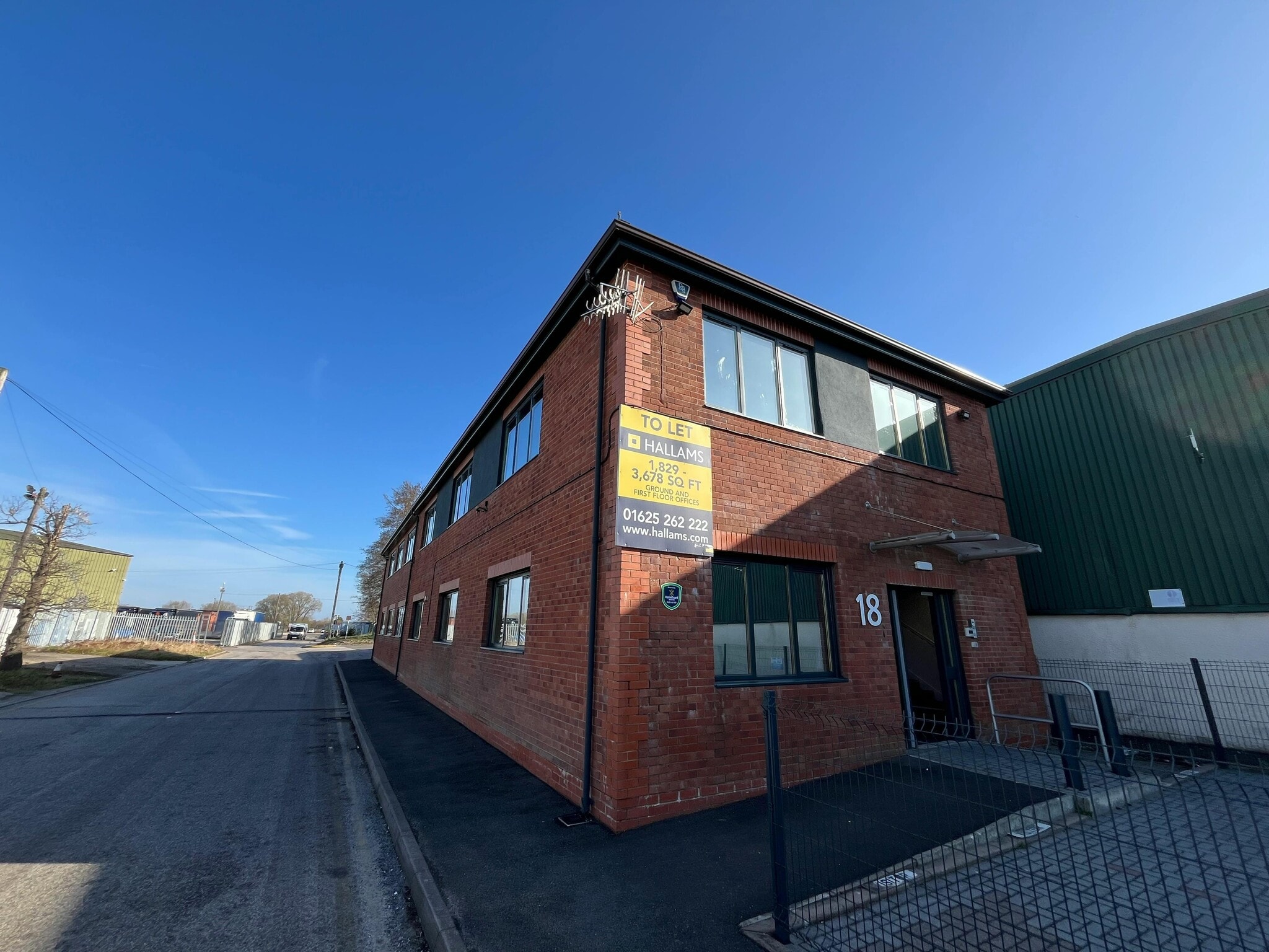 Adlington Park, Macclesfield to rent Building Photo- Image 1 of 14