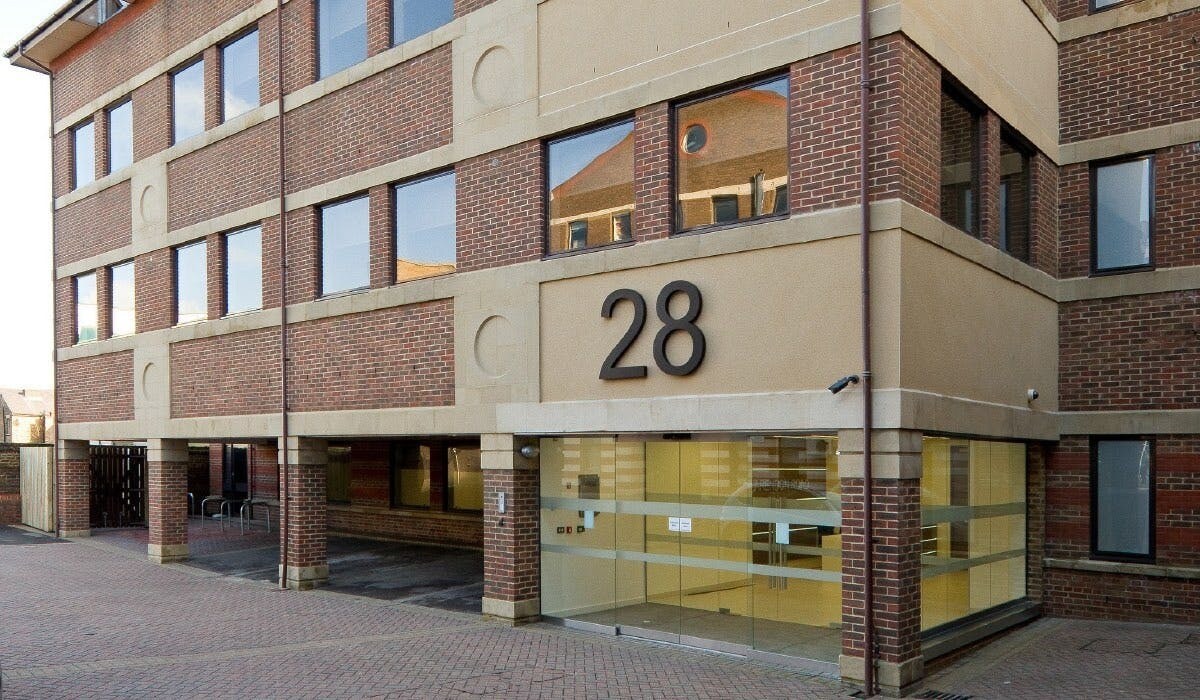 28 Clarendon Rd, Watford to rent Building Photo- Image 1 of 2