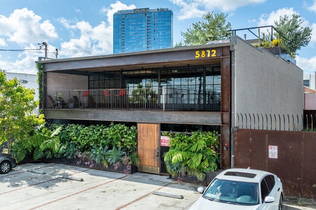 More details for 5872 Smiley Dr, Culver City, CA - Office for Sale