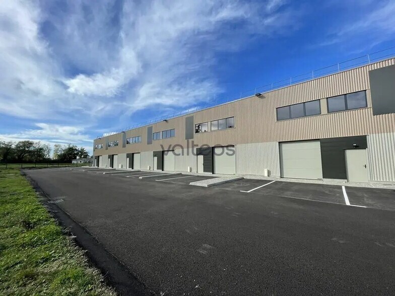 Light Industrial in Montauban for sale - Building Photo - Image 1 of 5