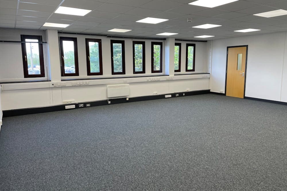 Venture W, Thatcham to rent Interior Photo- Image 1 of 1