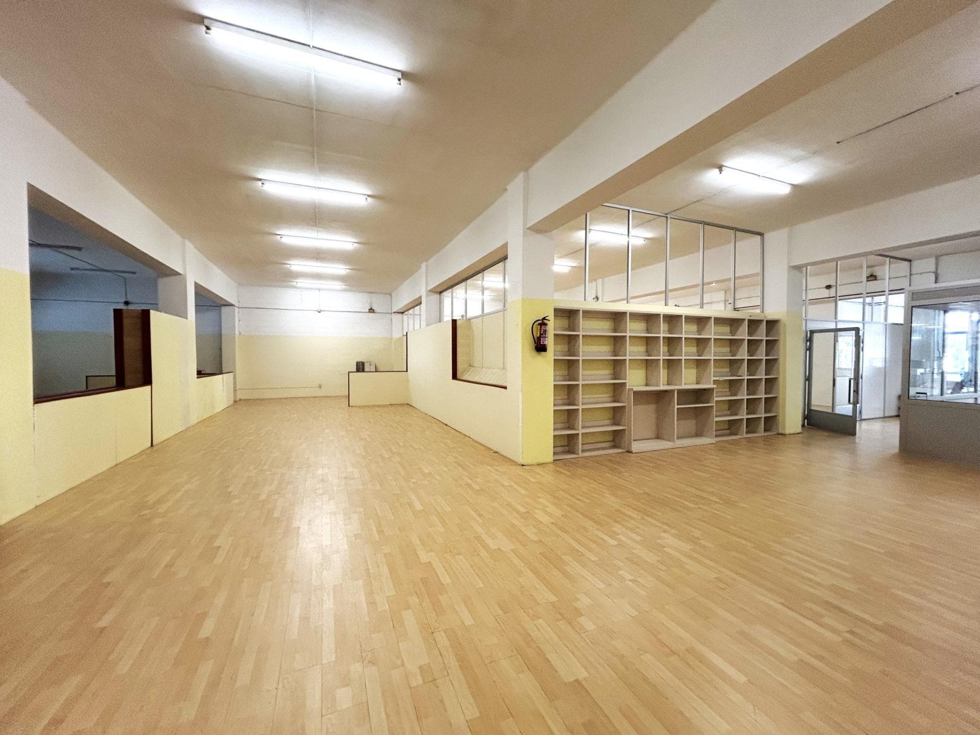 Industrial in L'Hospitalet de Llobregat, Barcelona to rent Interior Photo- Image 1 of 10