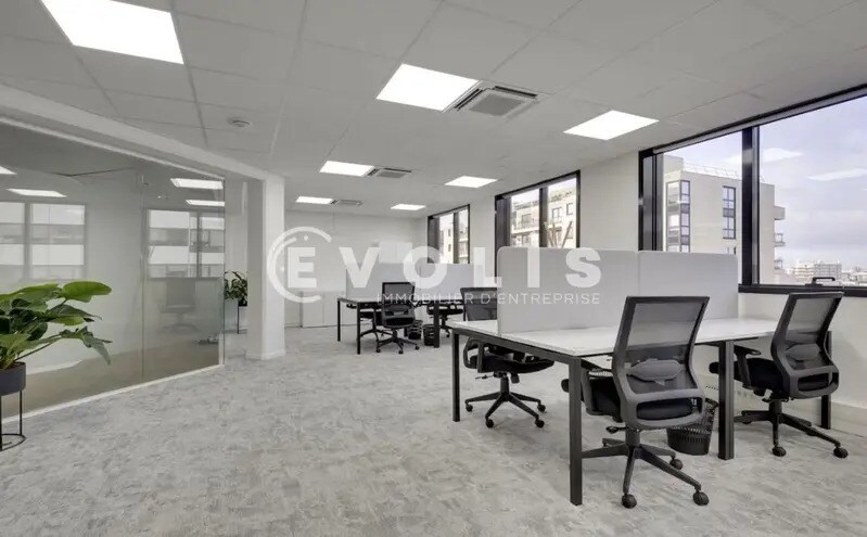 Office in Levallois-Perret to rent Interior Photo- Image 1 of 4