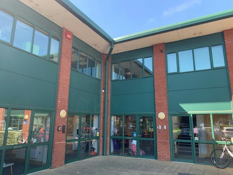 Bedford Rd, Petersfield to rent - Building Photo - Image 2 of 3