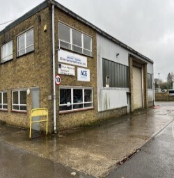 42 Wrest Park, Silsoe to rent Building Photo- Image 1 of 4