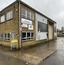 42 Wrest Park, Silsoe to rent Building Photo- Image 1 of 4