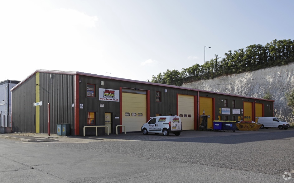 Lower Rd, Northfleet to rent - Building Photo - Image 2 of 3